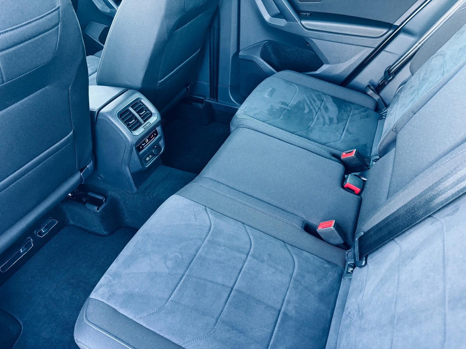 Volkswagen Tiguan - zdjęcie 14