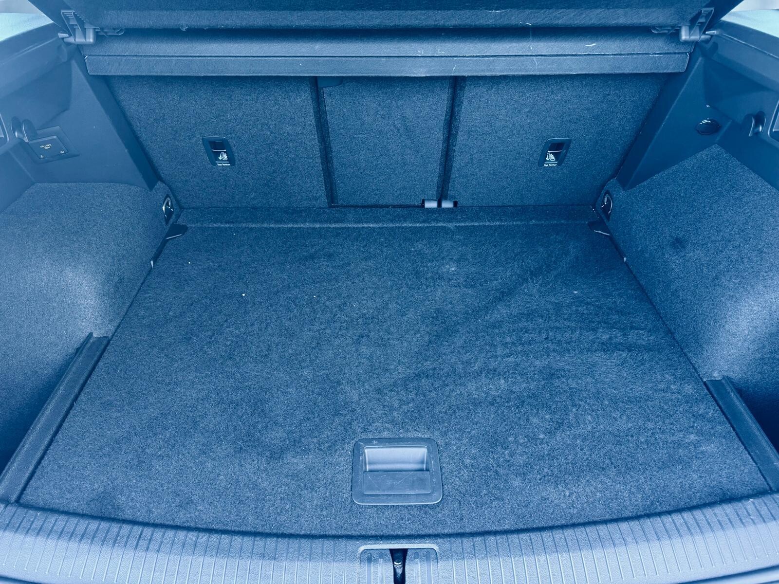 Volkswagen Tiguan - zdjęcie 9
