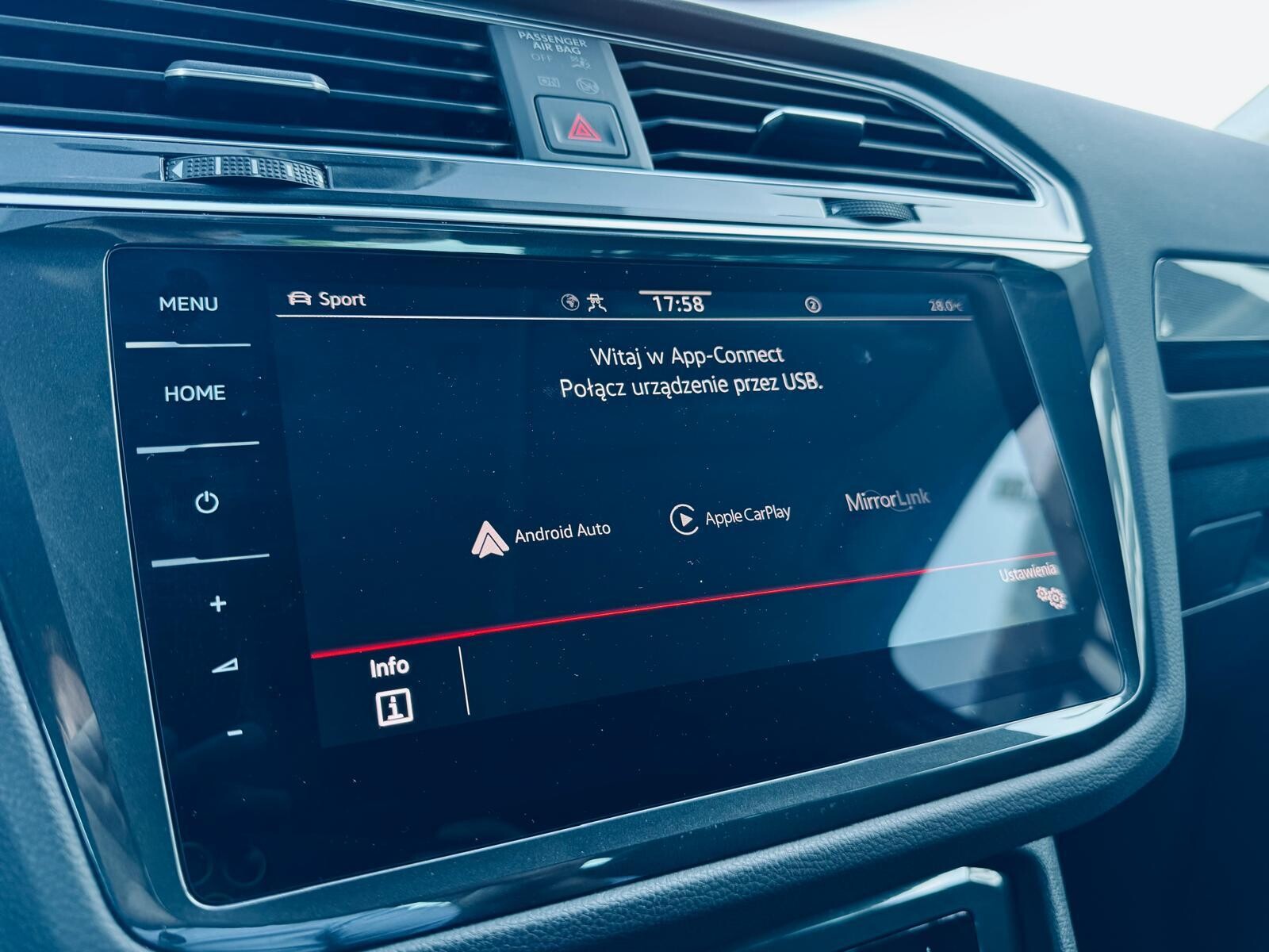 Volkswagen Tiguan - zdjęcie 22