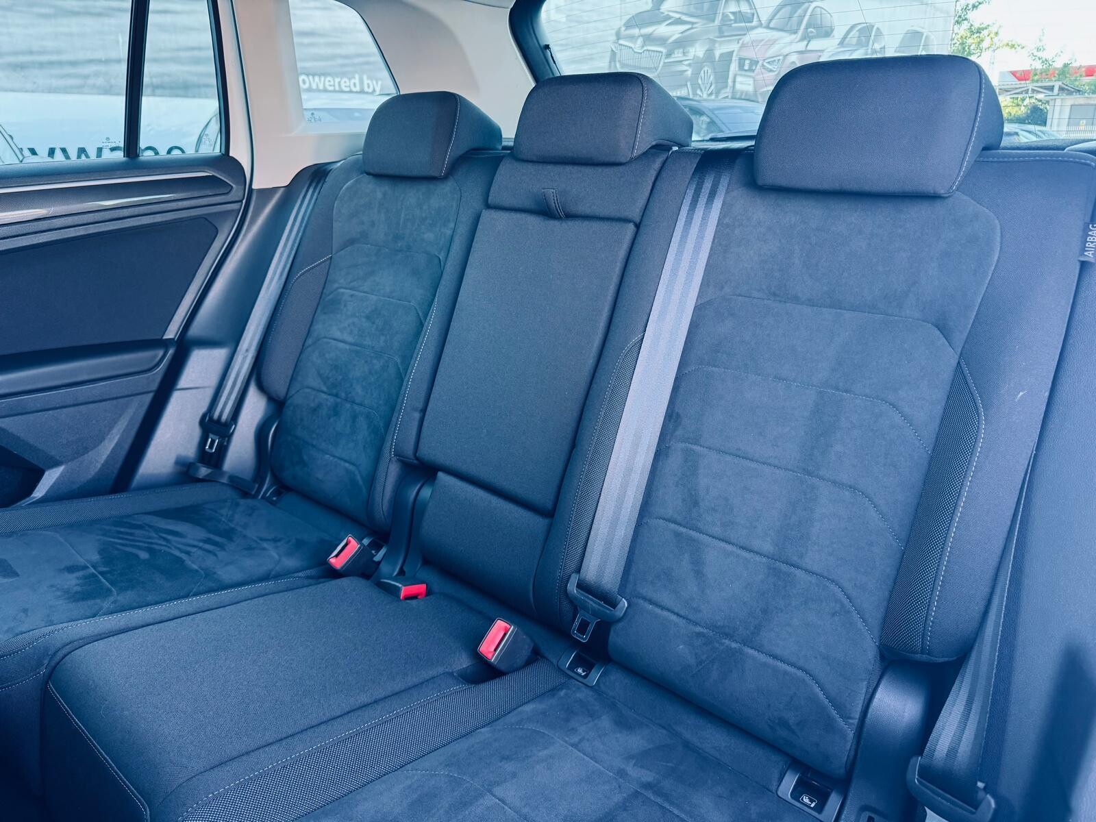 Volkswagen Tiguan - zdjęcie 13