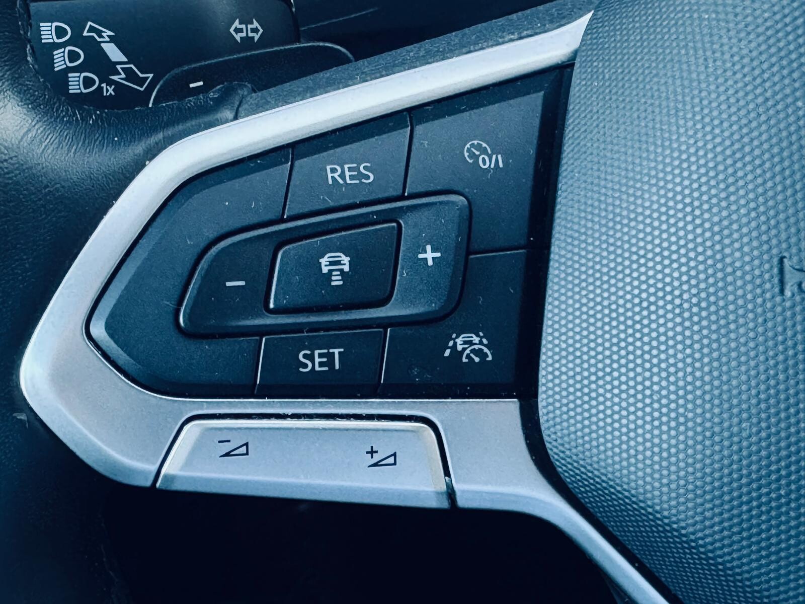 Volkswagen Tiguan - zdjęcie 19