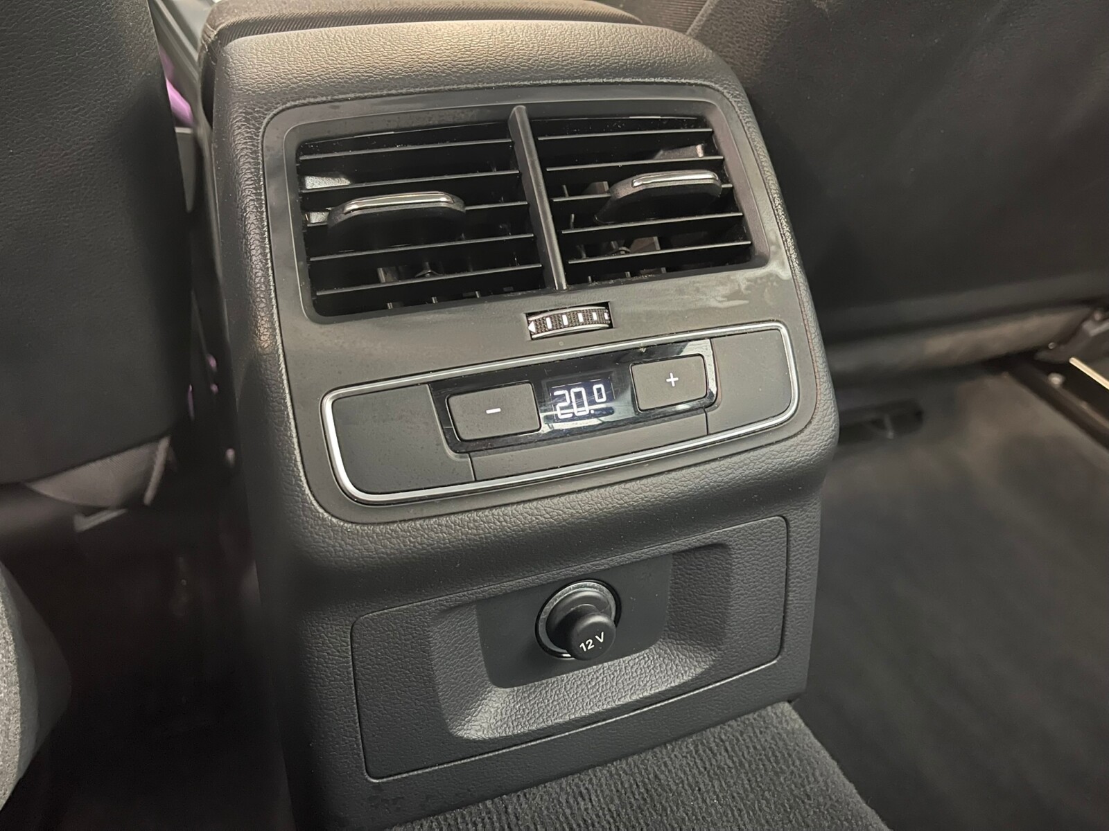 Audi A4 Limousine - zdjęcie 27