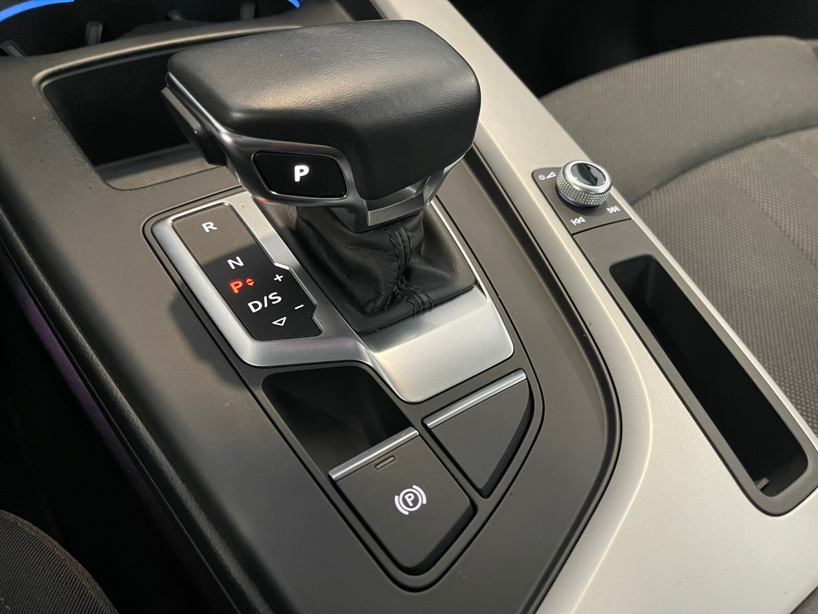 Audi A4 Limousine - zdjęcie 20