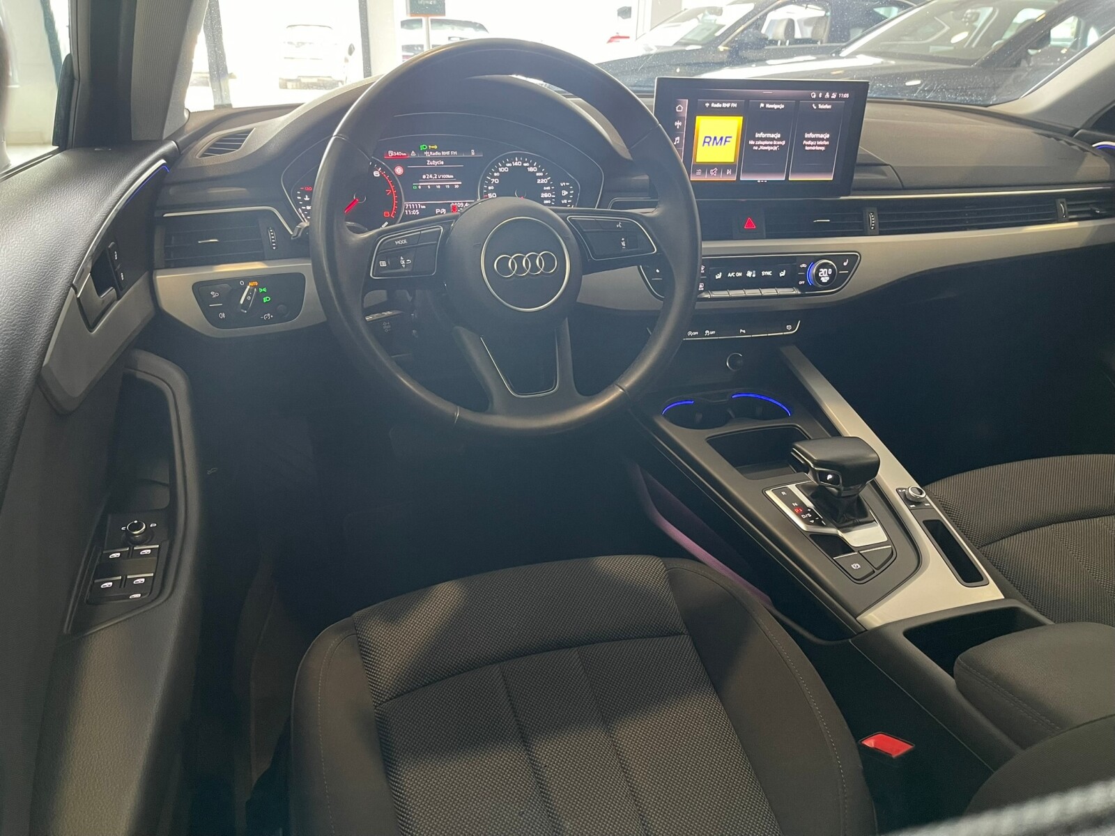 Audi A4 Limousine - zdjęcie 11