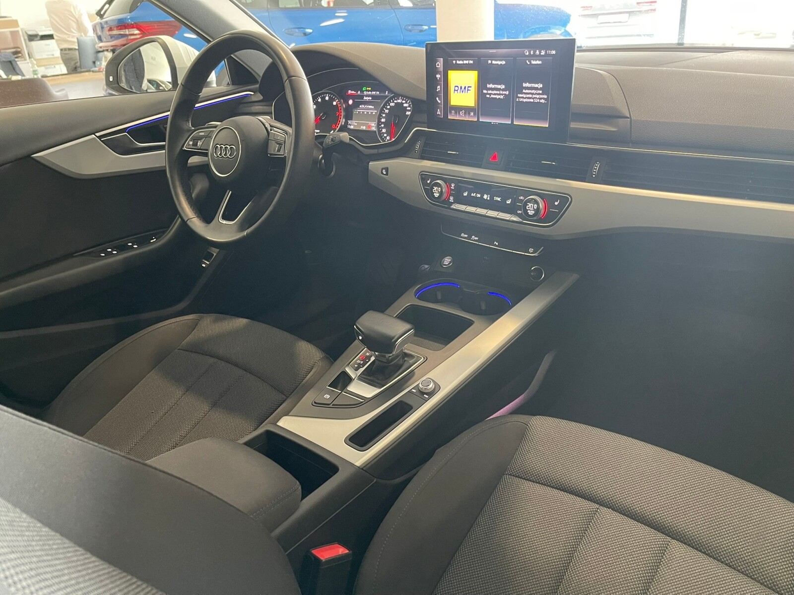 Audi A4 Limousine - zdjęcie 14