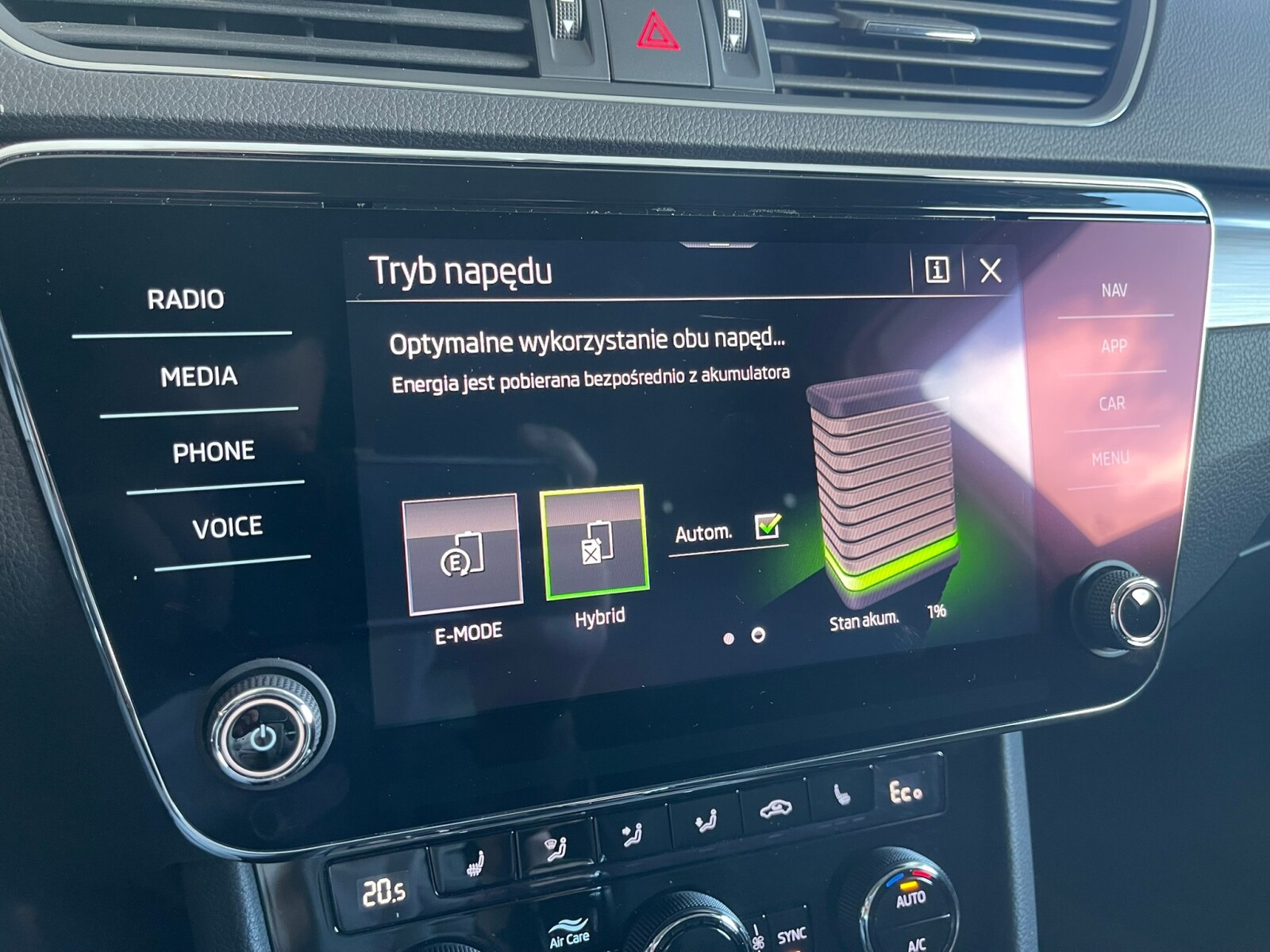 Škoda Superb Combi - zdjęcie 19