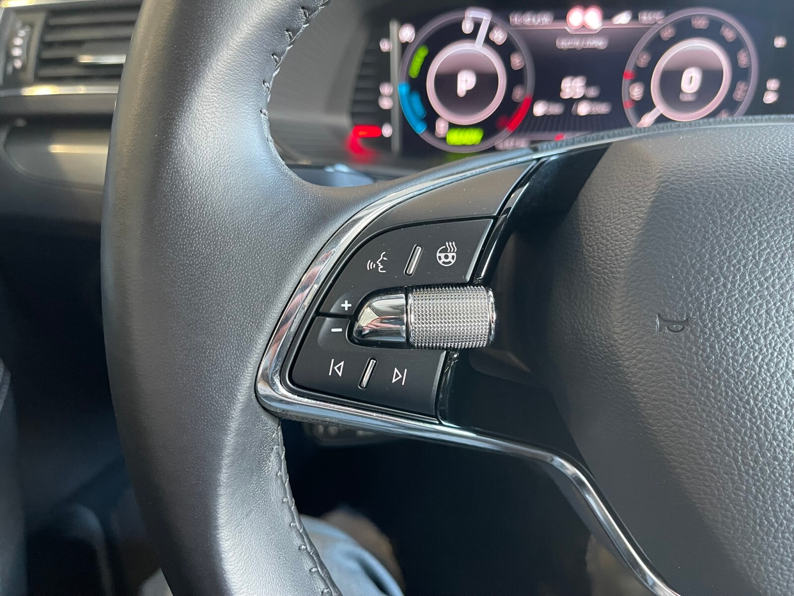 Škoda Superb Combi - zdjęcie 25