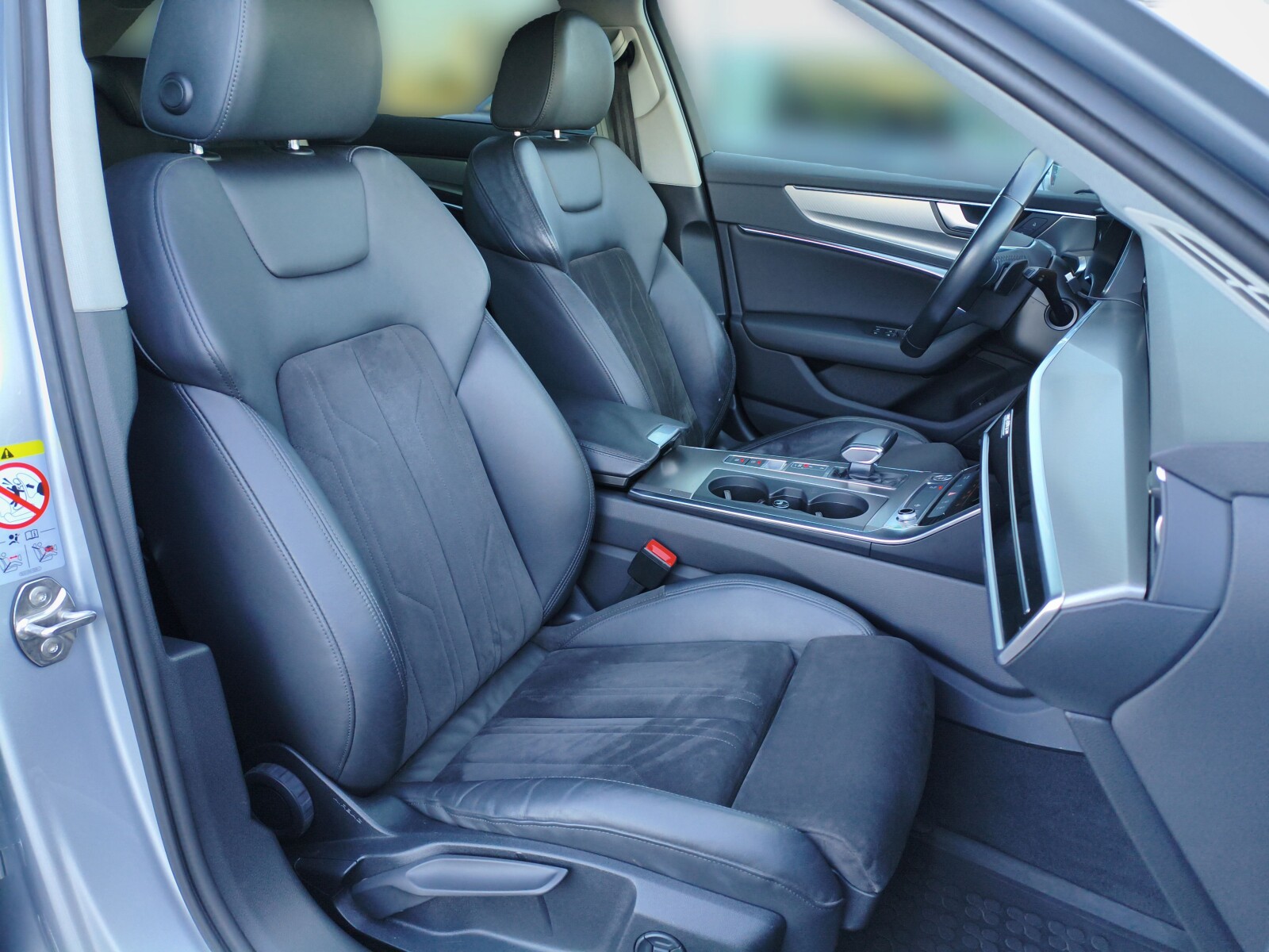 Audi A6 Avant - zdjęcie 10