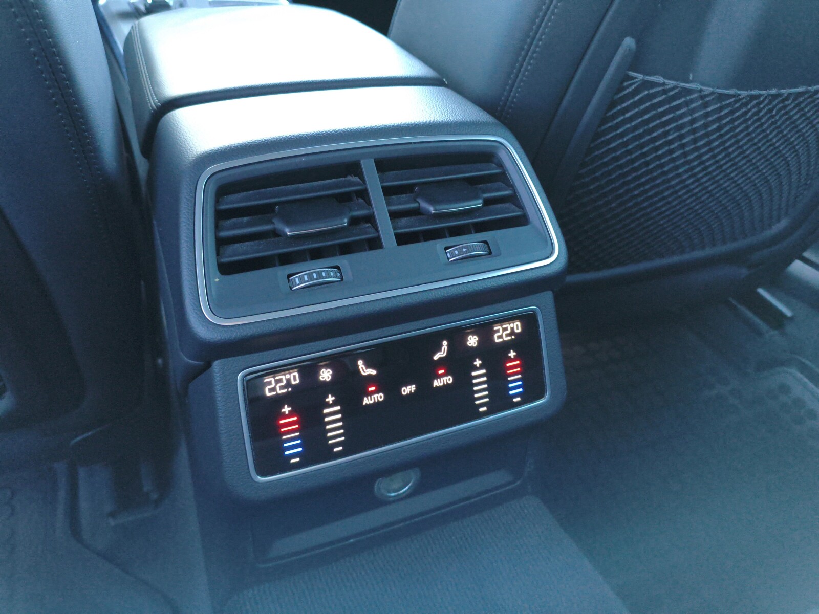 Audi A6 Avant - zdjęcie 16