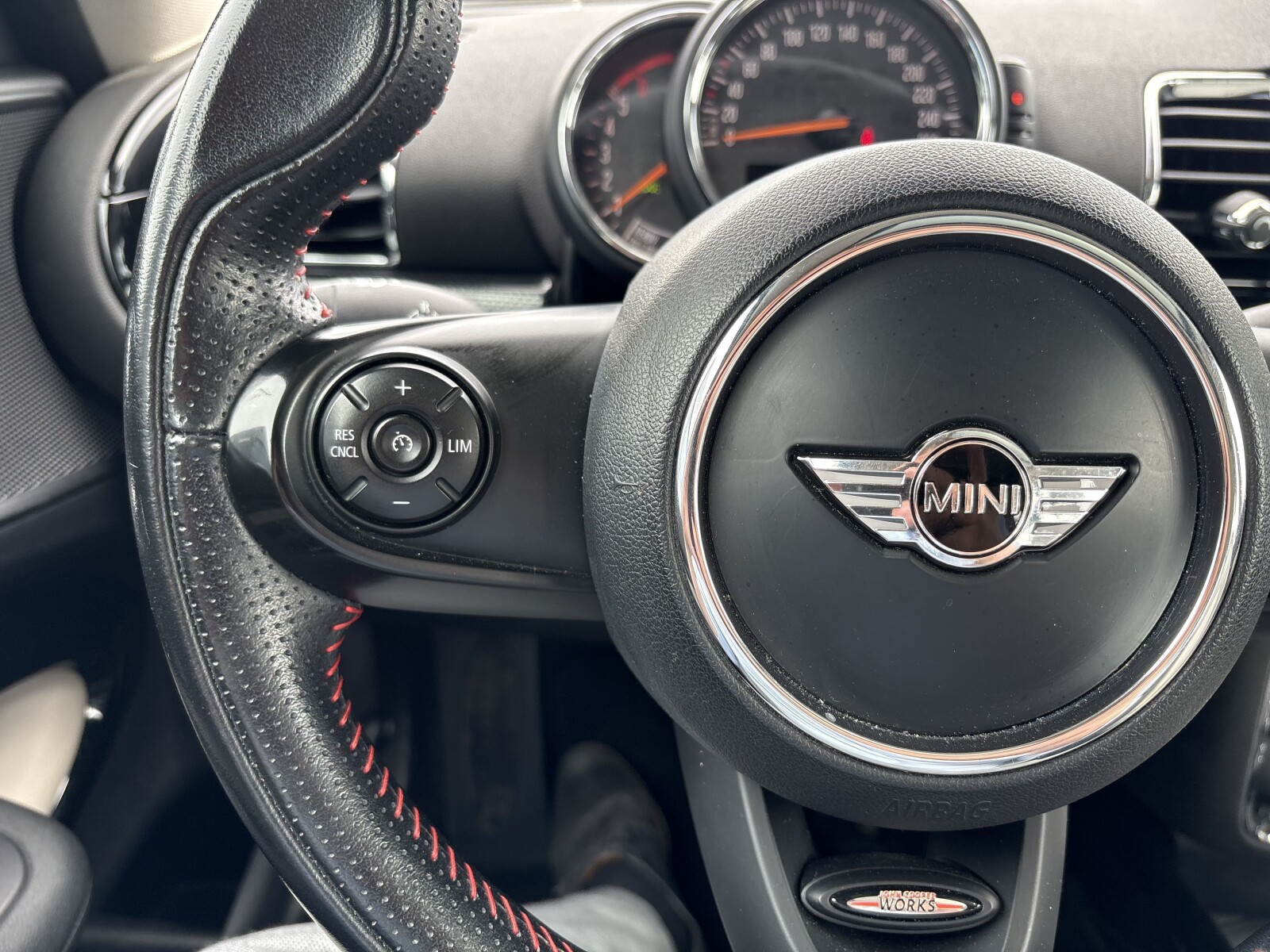 MINI Clubman - zdjęcie 15