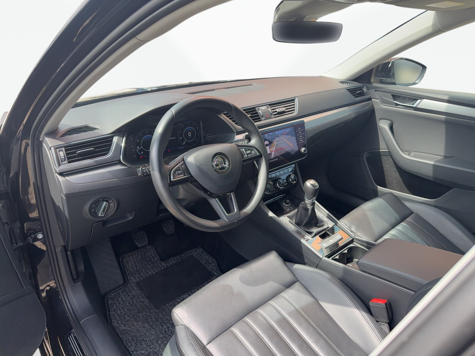 Škoda Superb Combi - zdjęcie 9