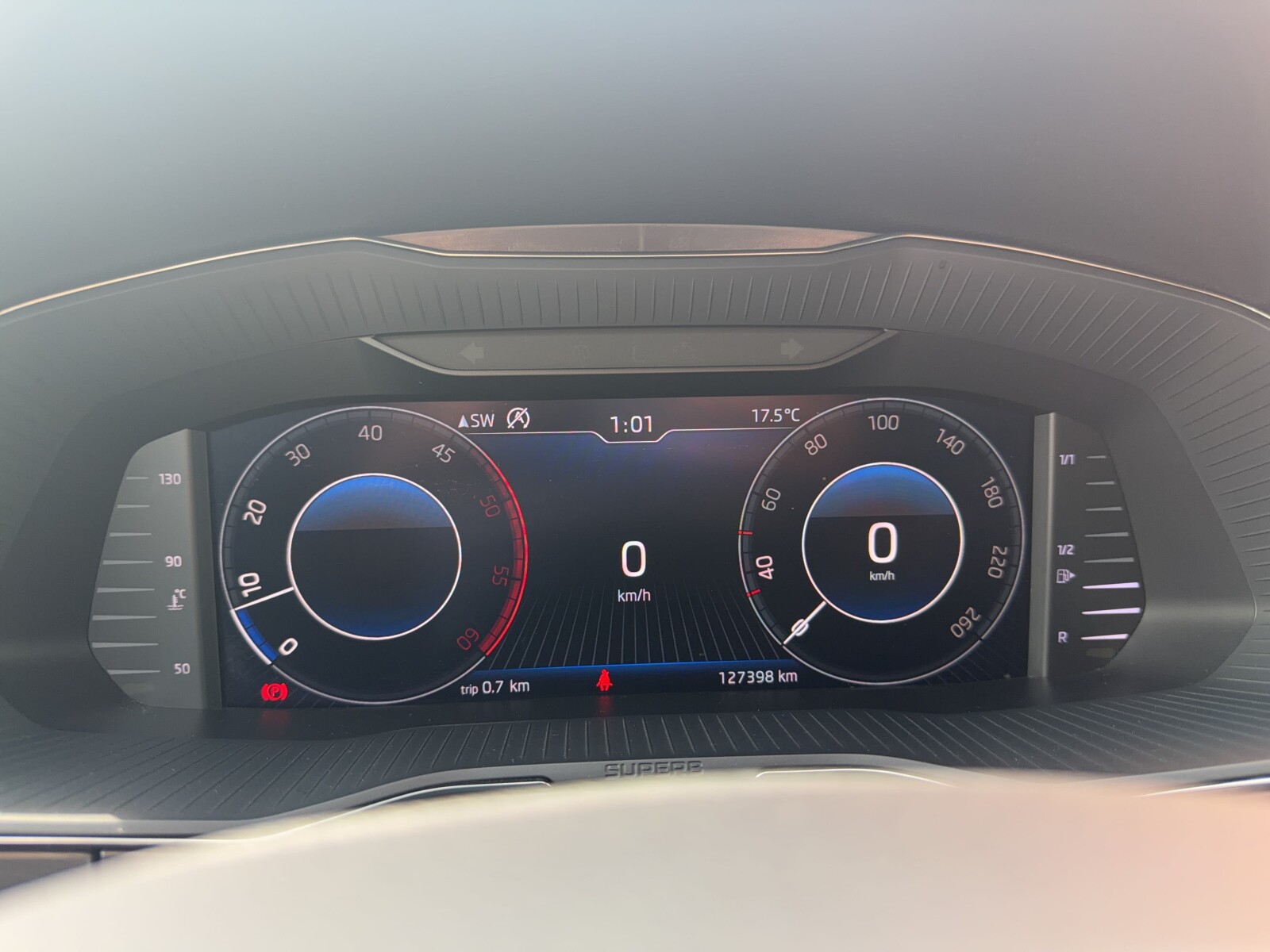 Škoda Superb Combi - zdjęcie 18