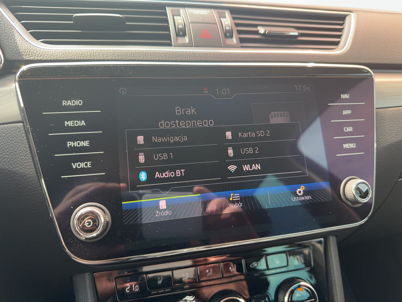 Škoda Superb Combi - zdjęcie 24