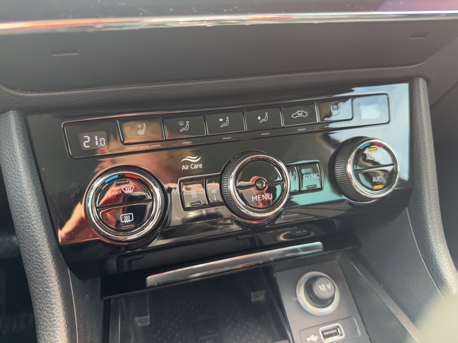 Škoda Superb Combi - zdjęcie 22