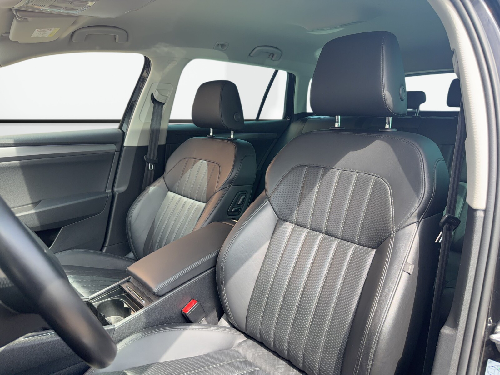 Škoda Superb Combi - zdjęcie 11