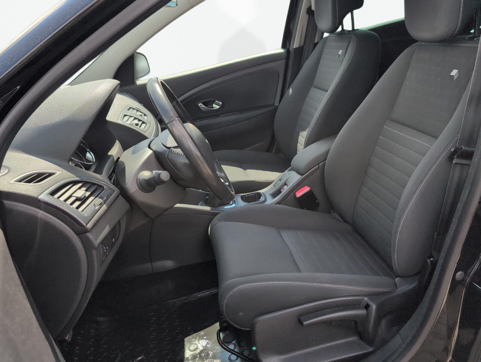 Renault Megane - zdjęcie 38