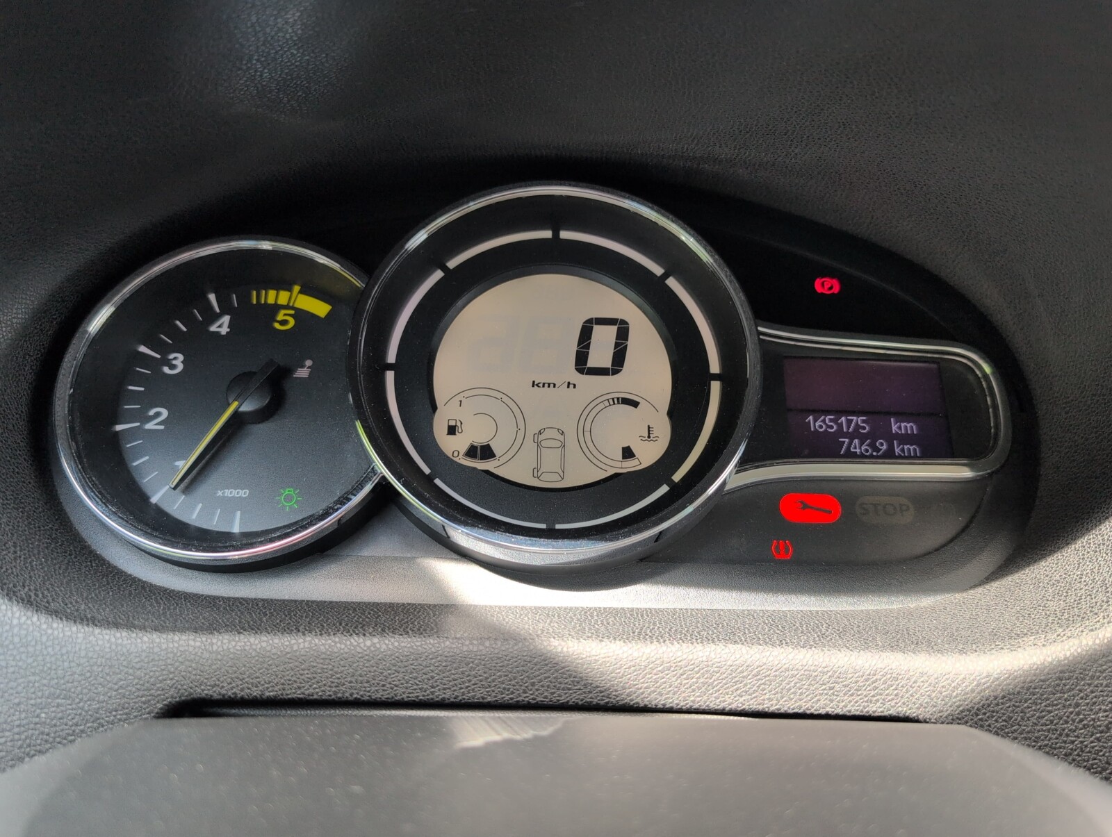 Renault Megane - zdjęcie 17