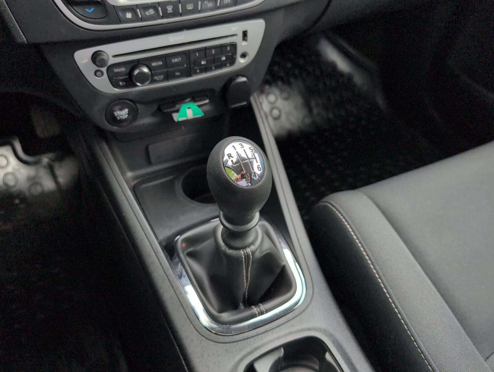 Renault Megane - zdjęcie 23