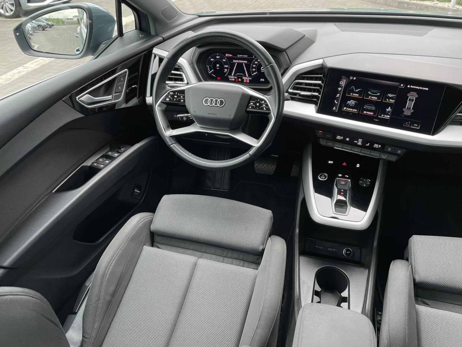Audi Q4 Sportback e-tron - zdjęcie 14