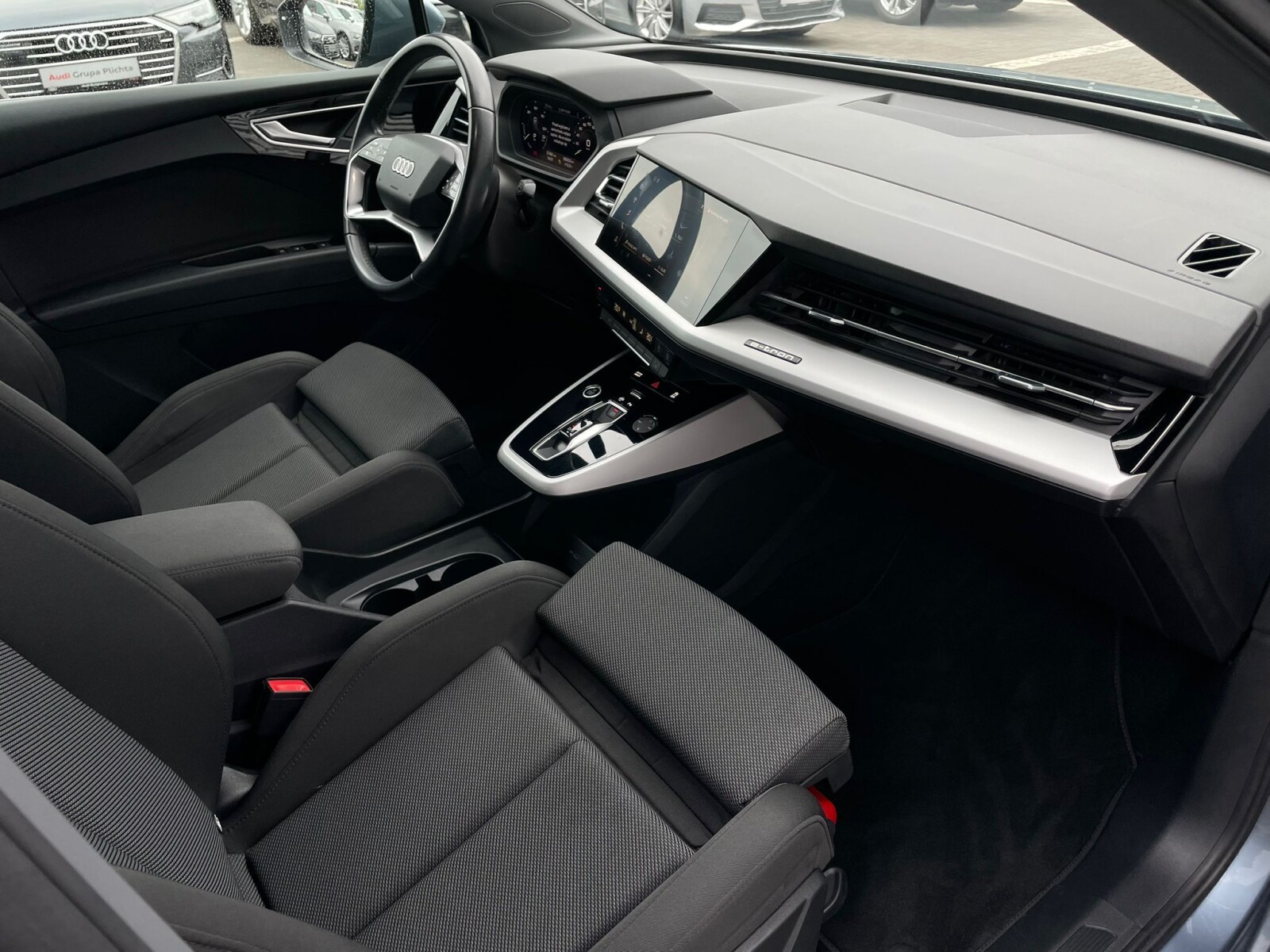 Audi Q4 Sportback e-tron - zdjęcie 21