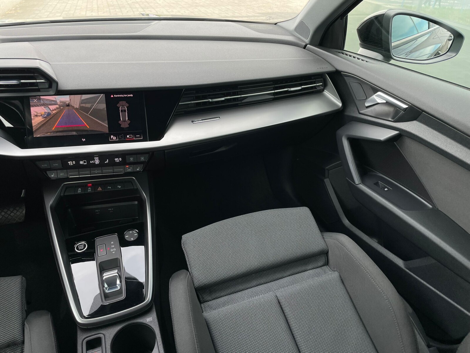 Audi A3 Sportback - zdjęcie 15