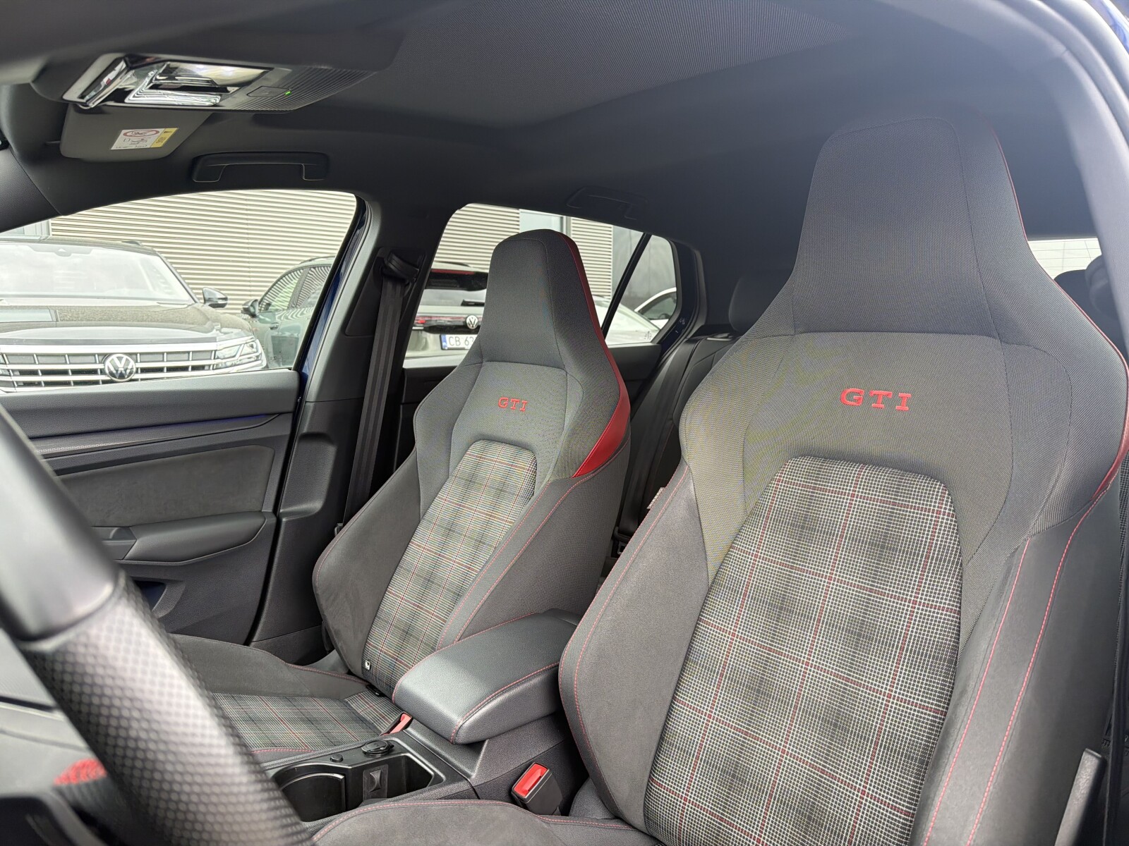 Volkswagen Golf - zdjęcie 11