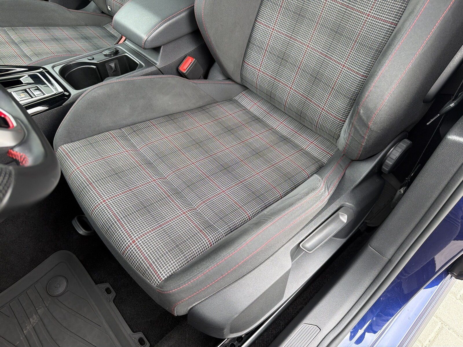 Volkswagen Golf - zdjęcie 12