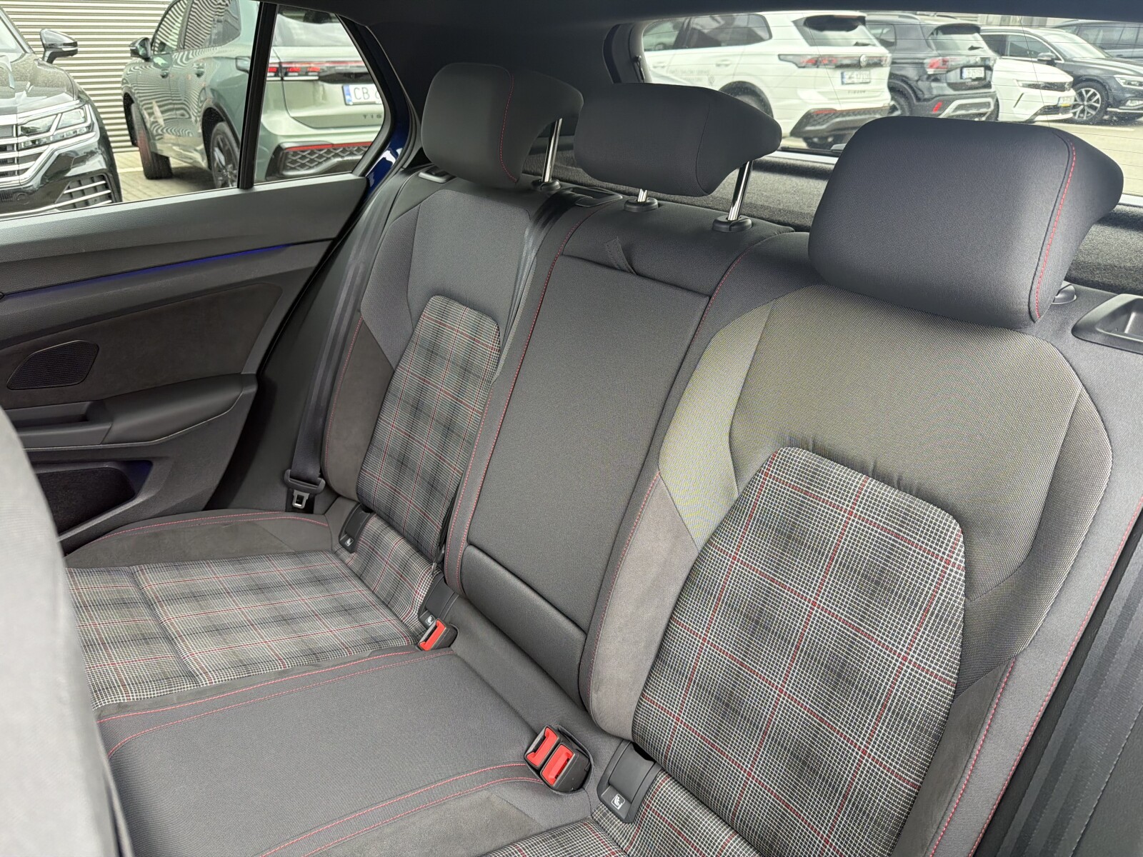 Volkswagen Golf - zdjęcie 16