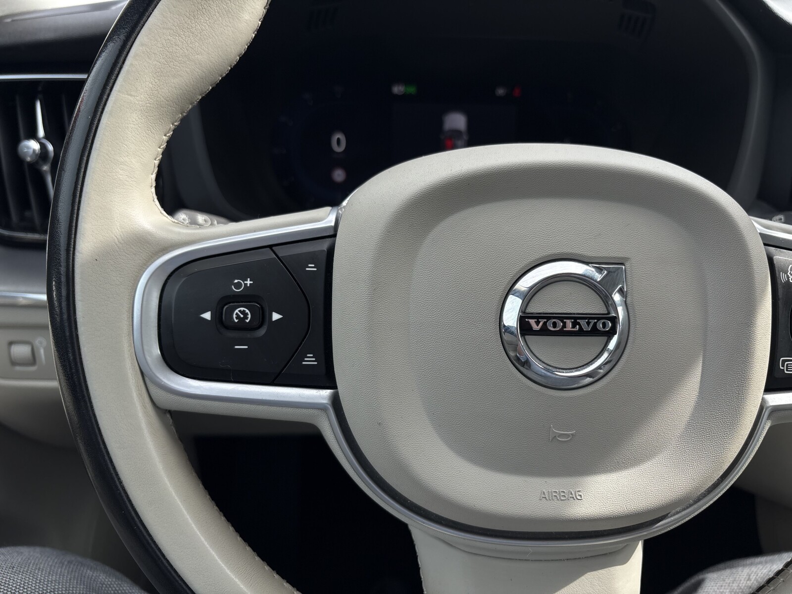 Volvo XC 60 - zdjęcie 16