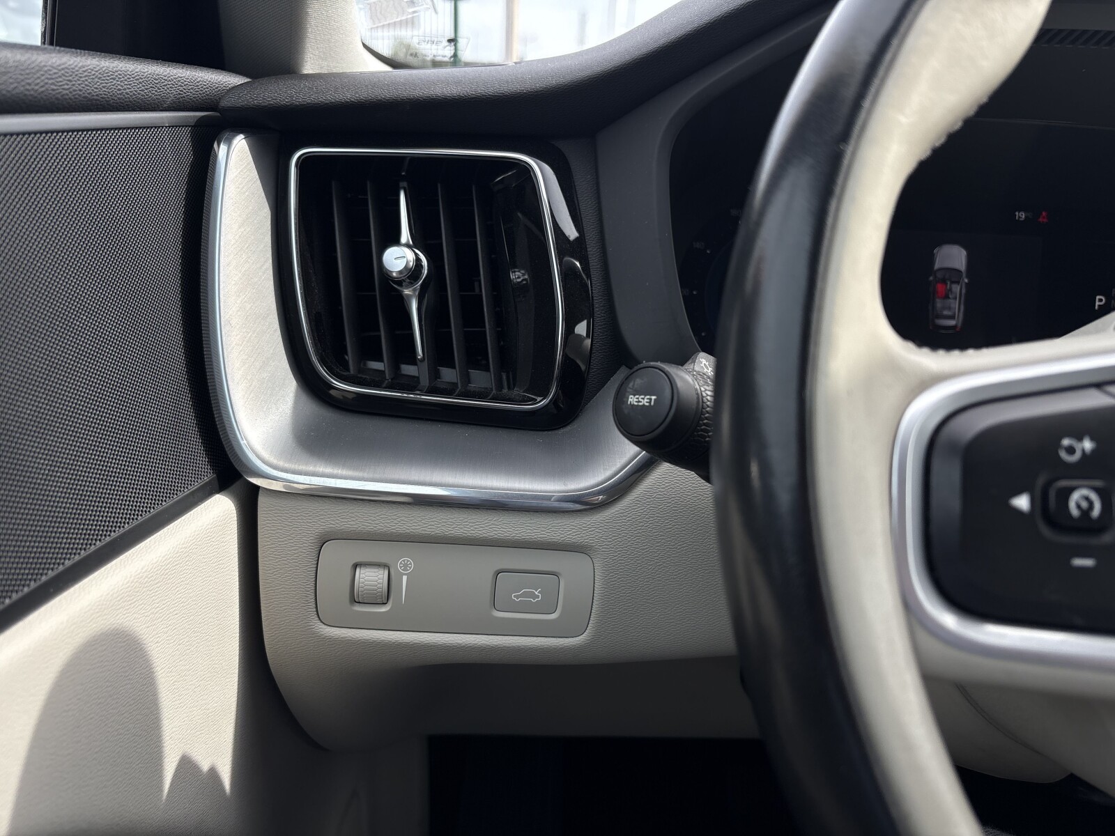 Volvo XC 60 - zdjęcie 11