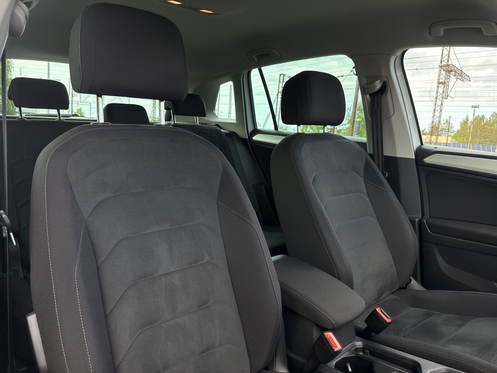 Volkswagen Tiguan - zdjęcie 17
