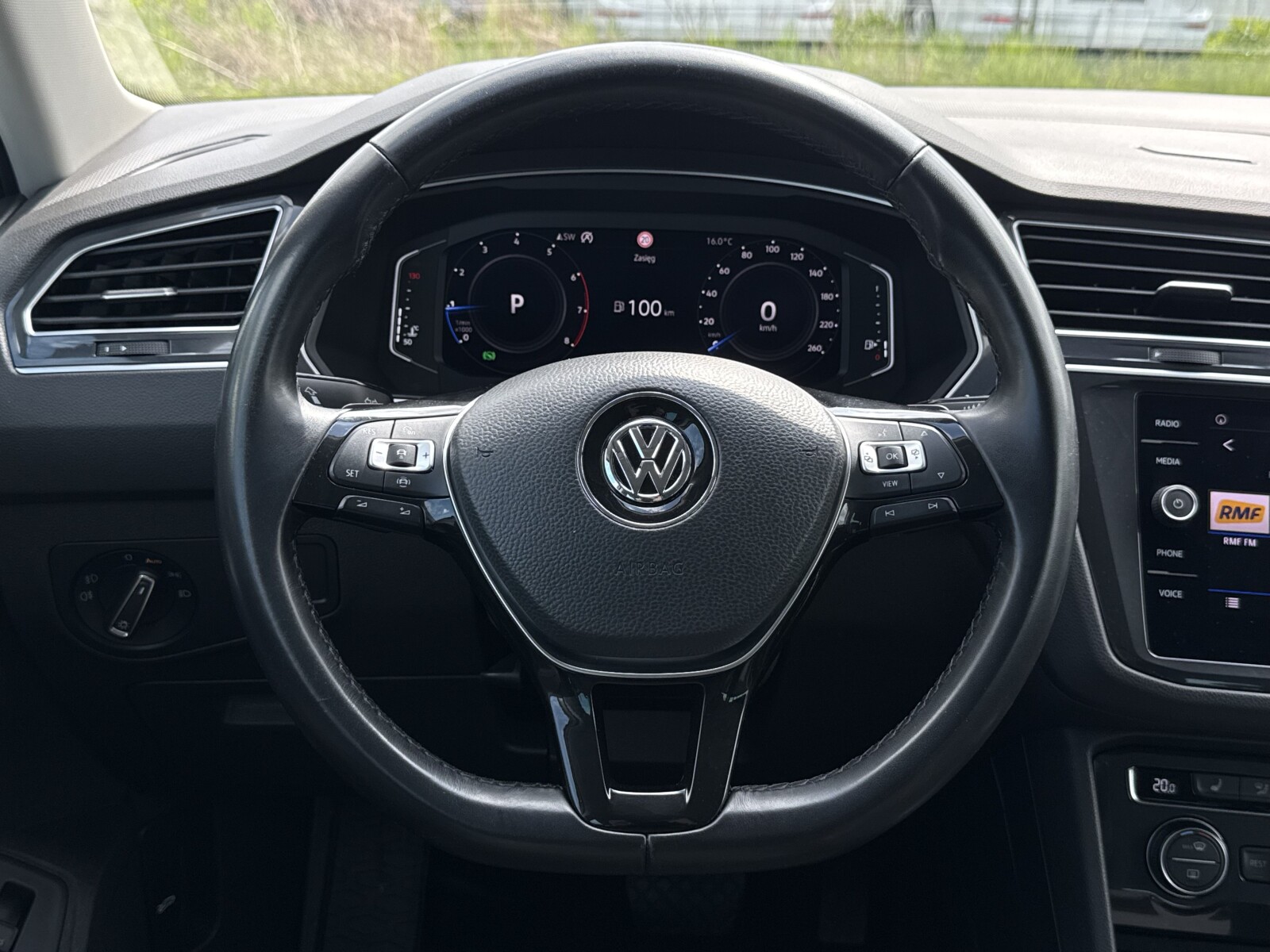 Volkswagen Tiguan - zdjęcie 18