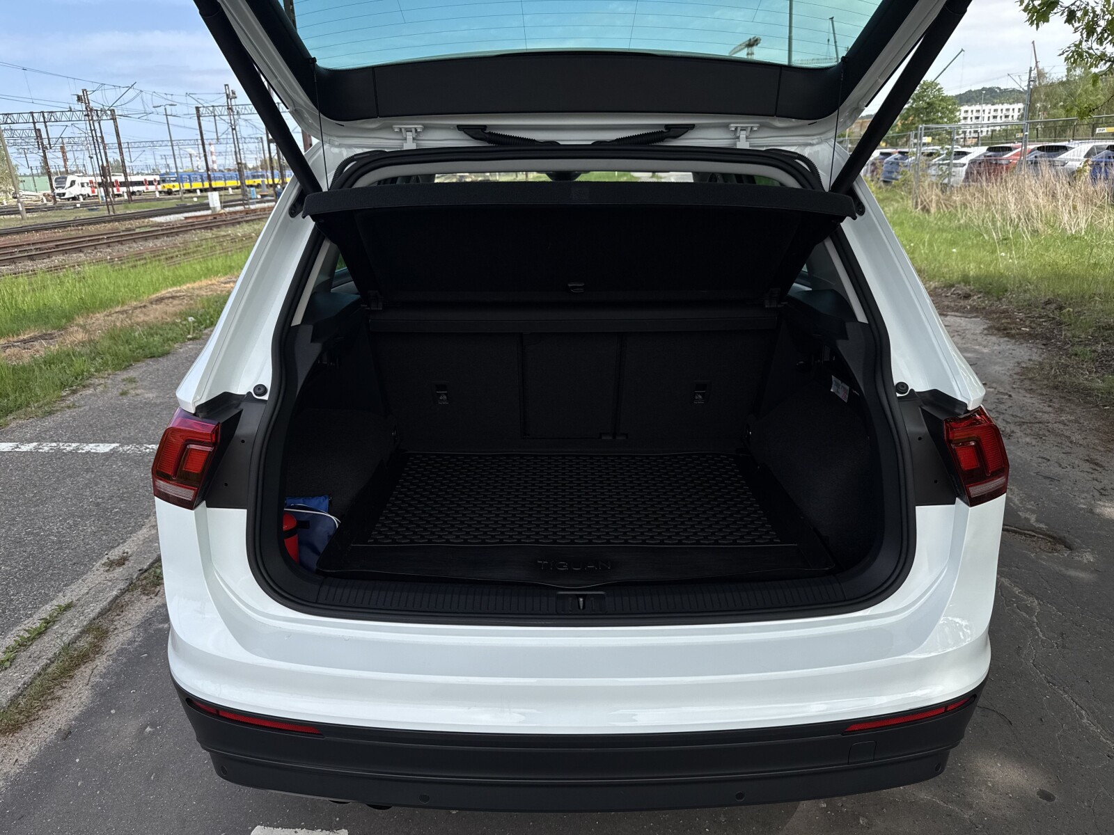 Volkswagen Tiguan - zdjęcie 38