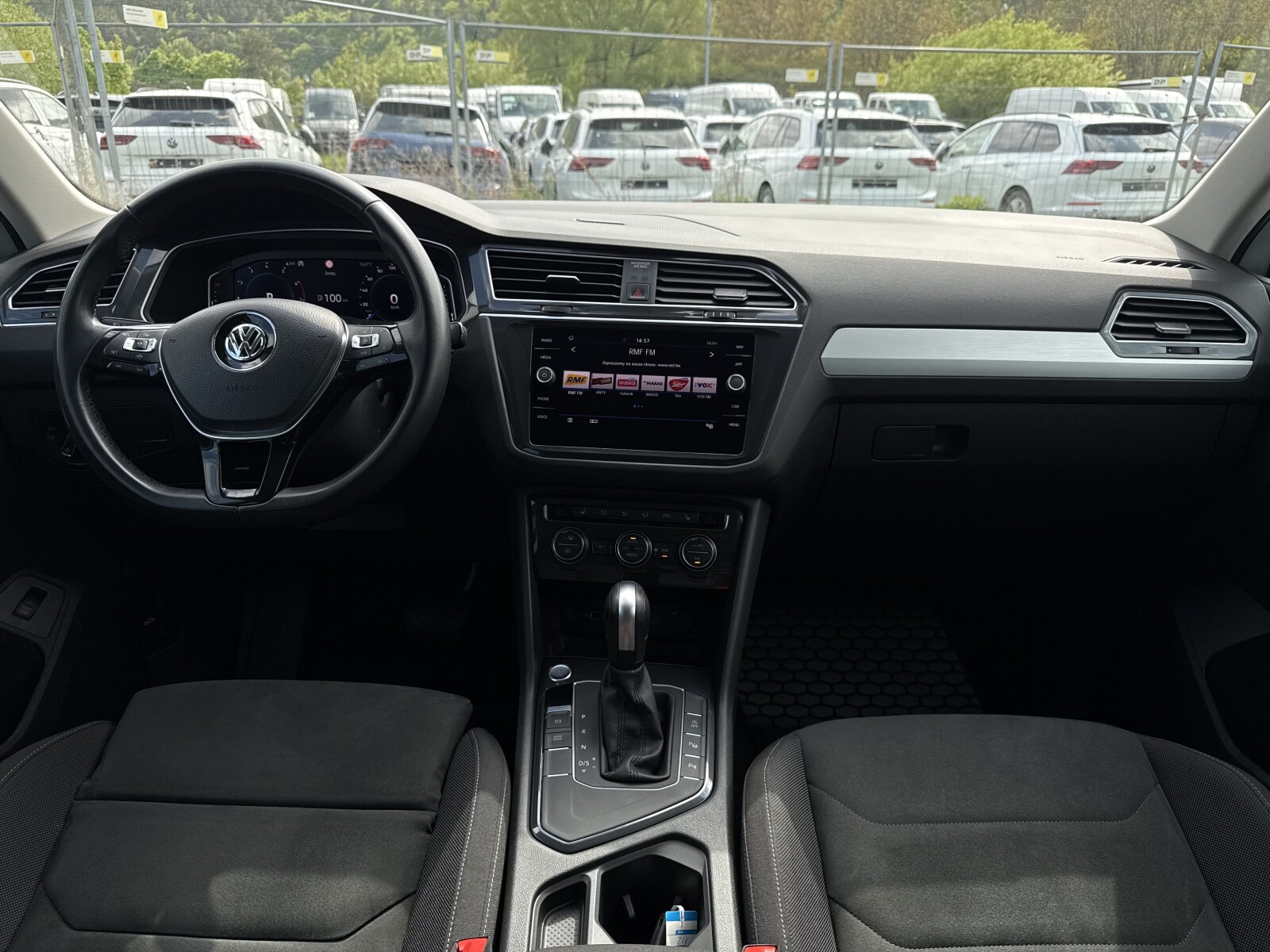 Volkswagen Tiguan - zdjęcie 10