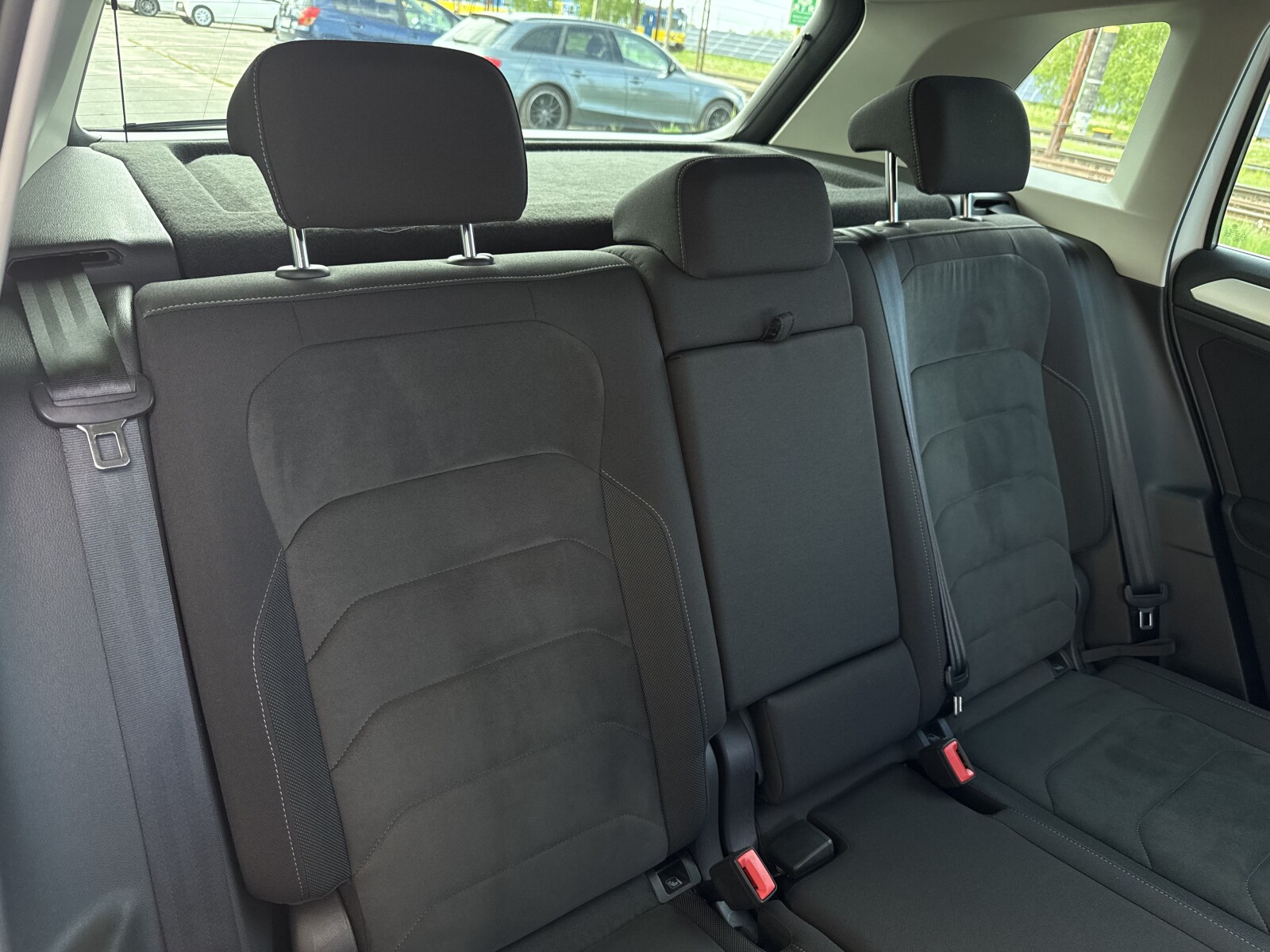 Volkswagen Tiguan - zdjęcie 35