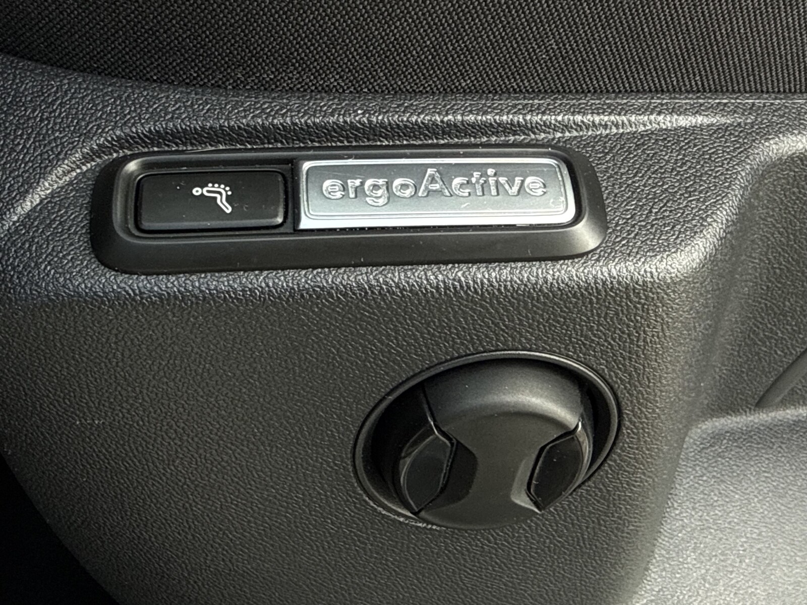 Volkswagen Tiguan - zdjęcie 14