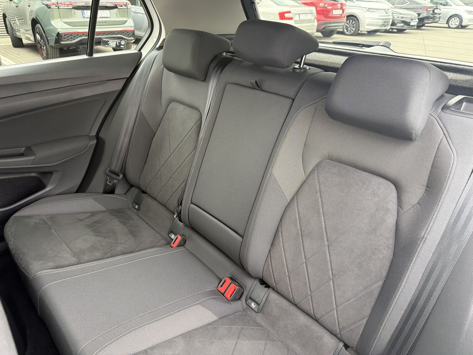 Volkswagen Golf - zdjęcie 27