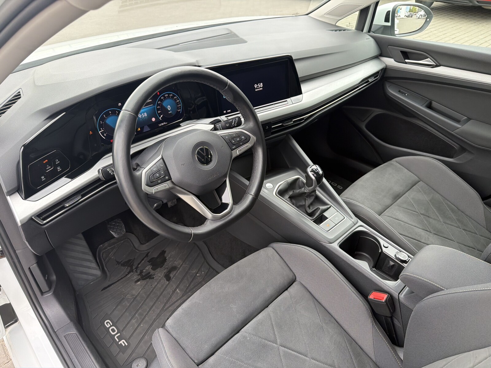 Volkswagen Golf - zdjęcie 20