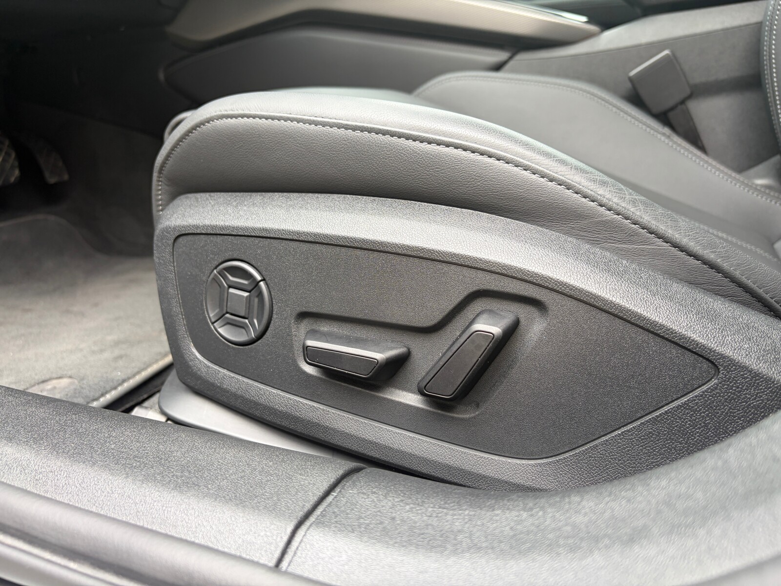 Audi A6 Avant - zdjęcie 9