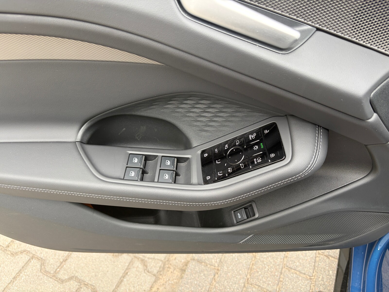 Audi A6 Avant - zdjęcie 8