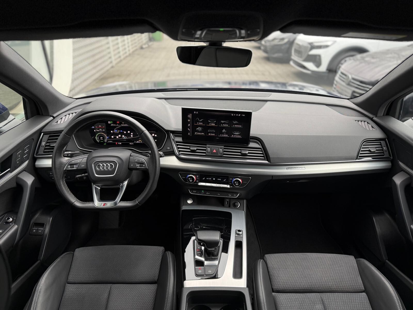 Audi Q5 Sportback TFSI e - zdjęcie 29