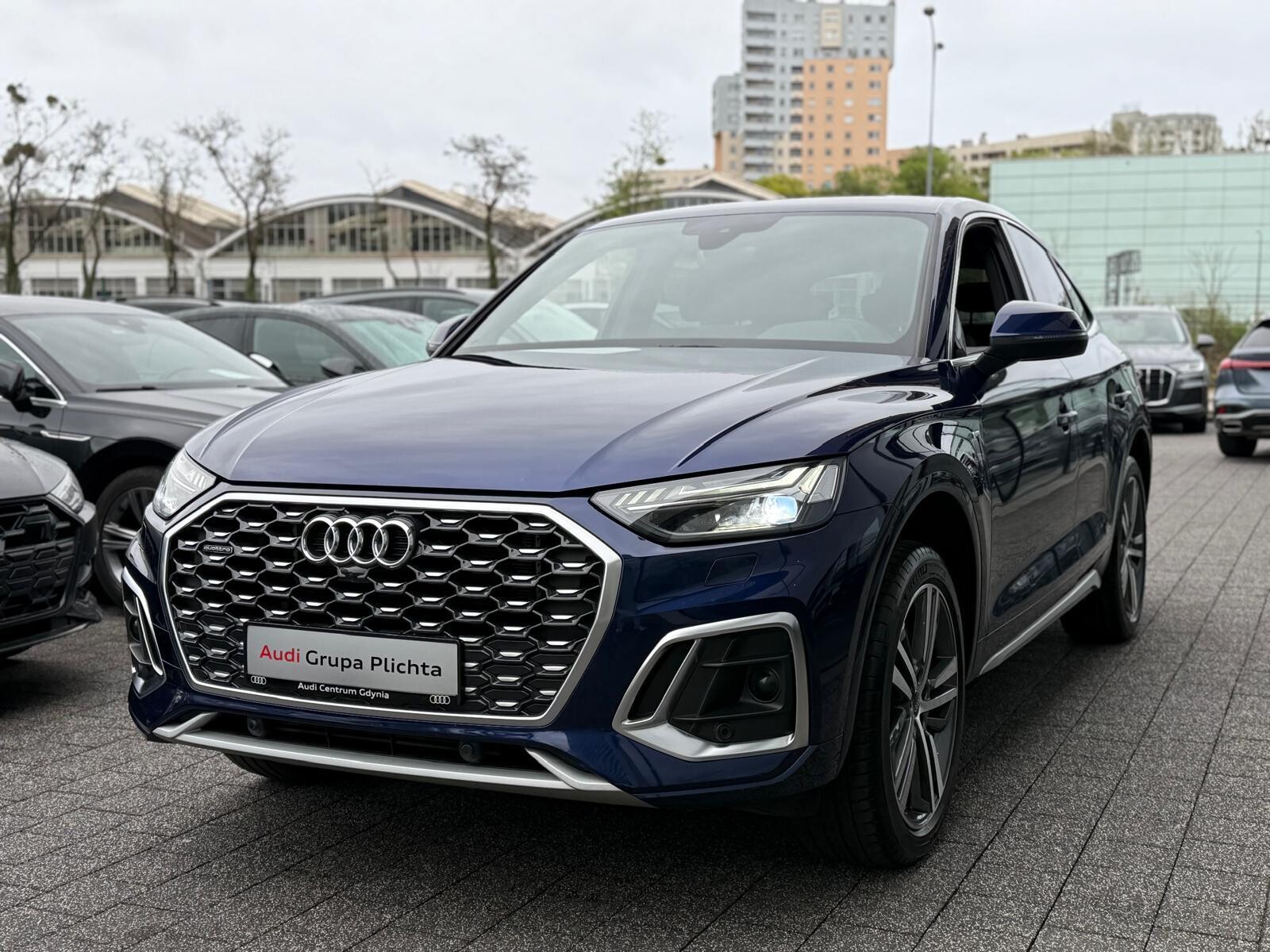 Audi Q5 Sportback TFSI e - zdjęcie 9