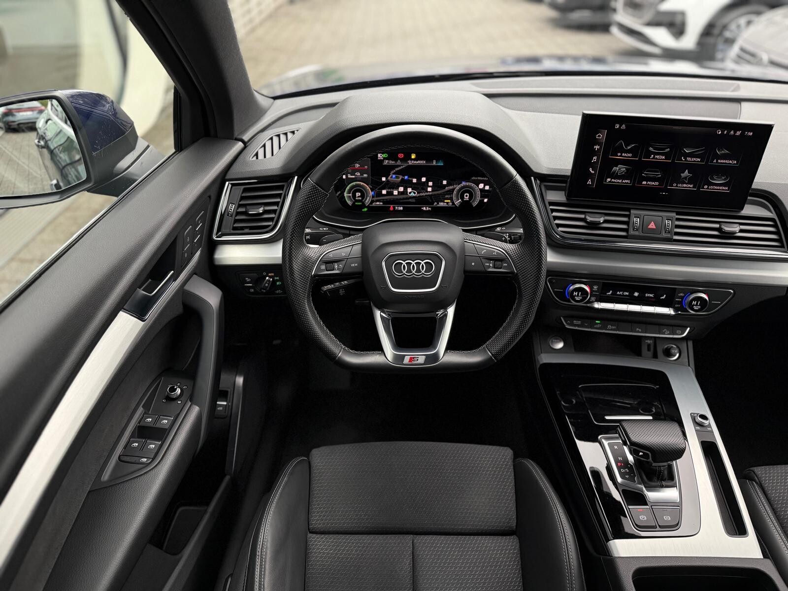 Audi Q5 Sportback TFSI e - zdjęcie 14