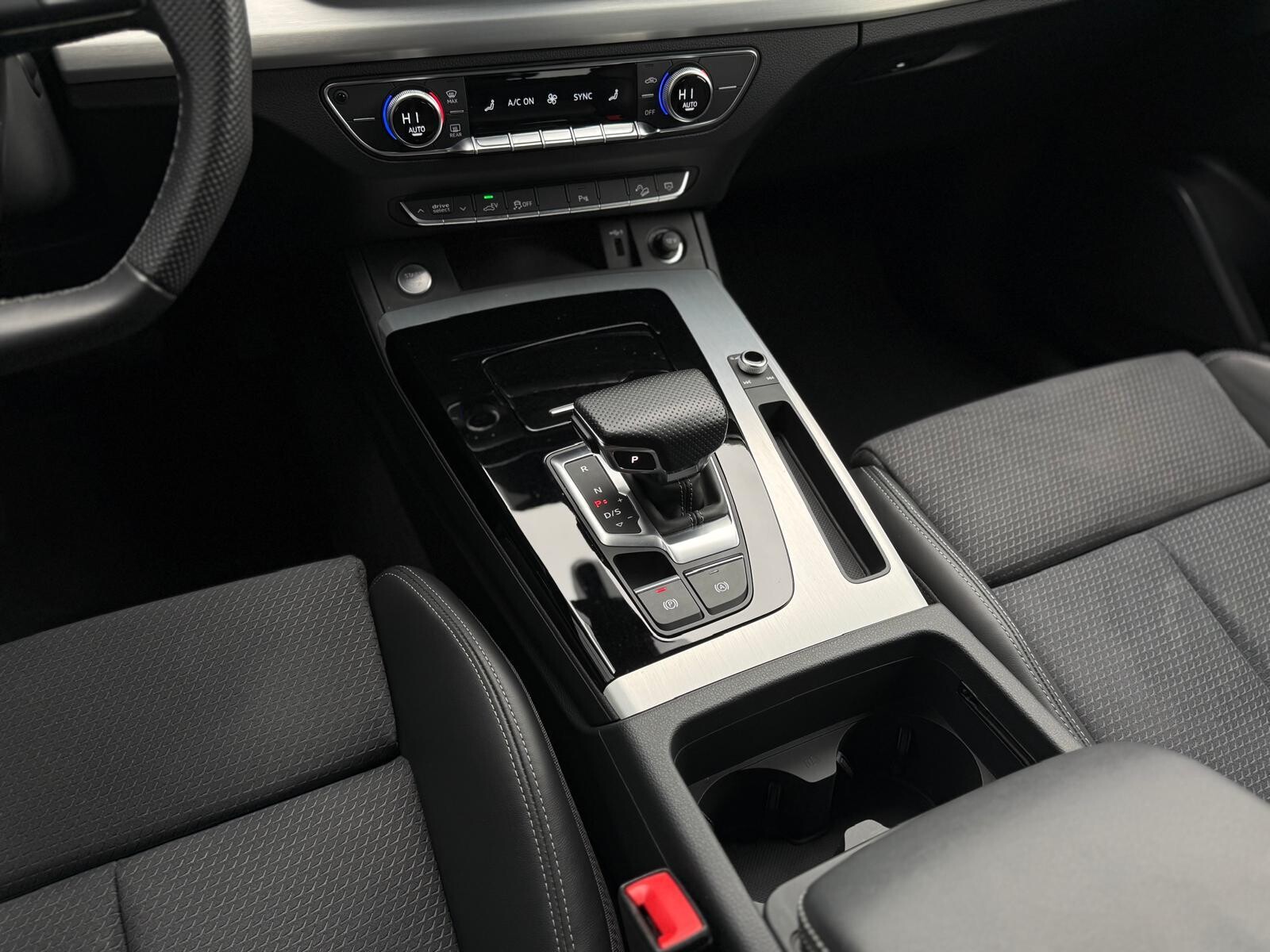 Audi Q5 Sportback TFSI e - zdjęcie 30
