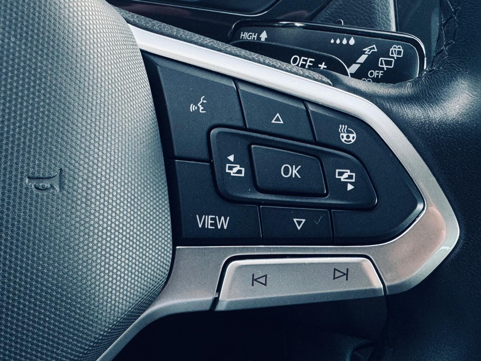 Volkswagen Tiguan - zdjęcie 27