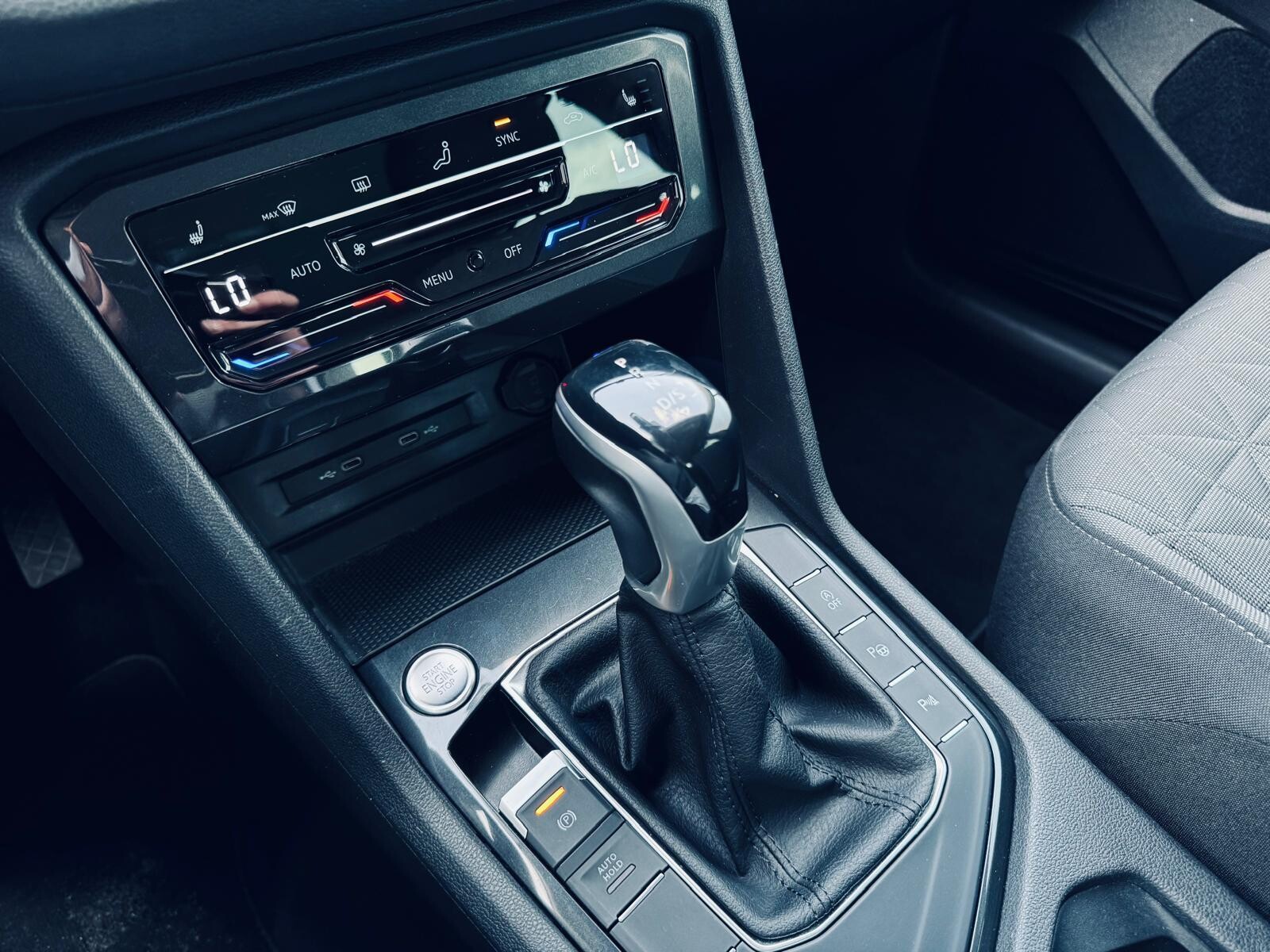 Volkswagen Tiguan - zdjęcie 33
