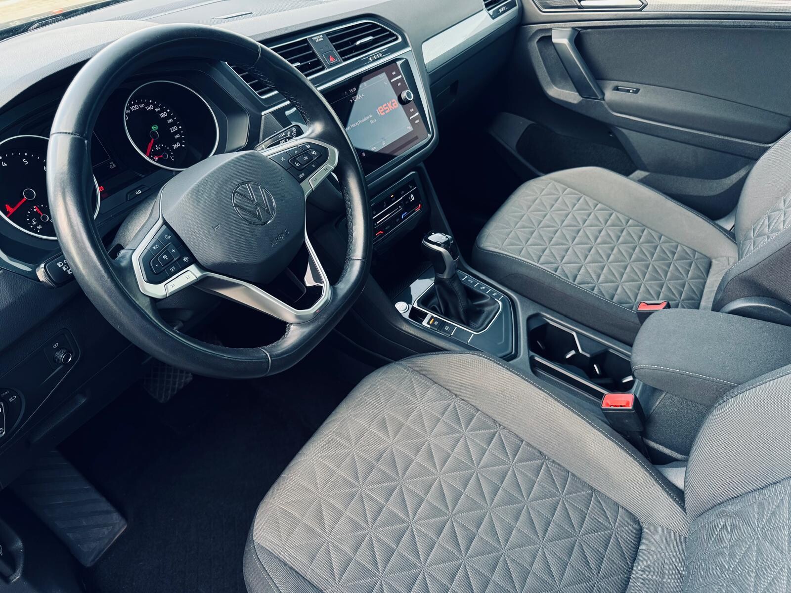 Volkswagen Tiguan - zdjęcie 13