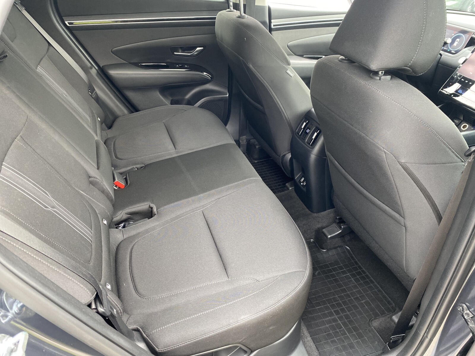 Hyundai Tucson - zdjęcie 16