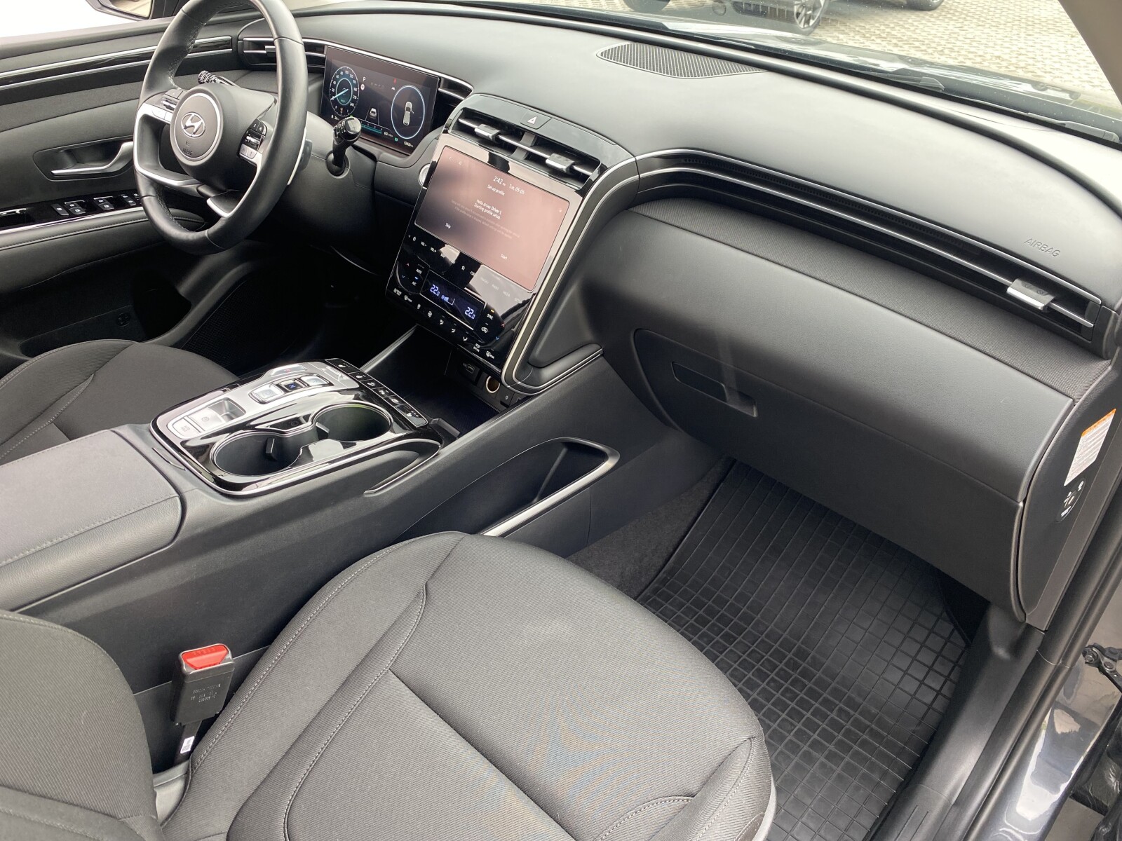 Hyundai Tucson - zdjęcie 18