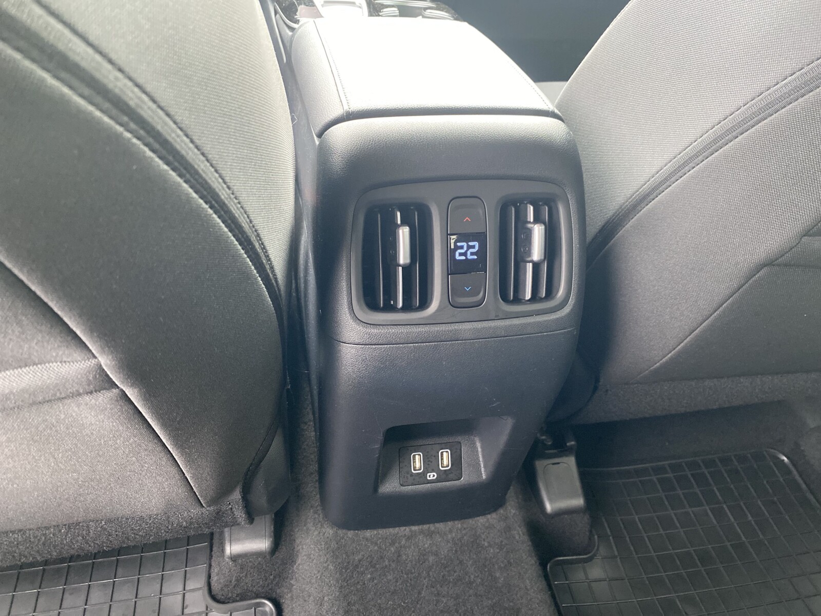Hyundai Tucson - zdjęcie 12